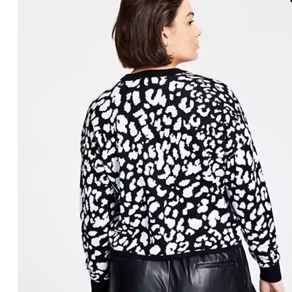 BAR III Women's Cheetah Leopard Lux Jacquard Sweater in Black & White - Picture 2 of 8